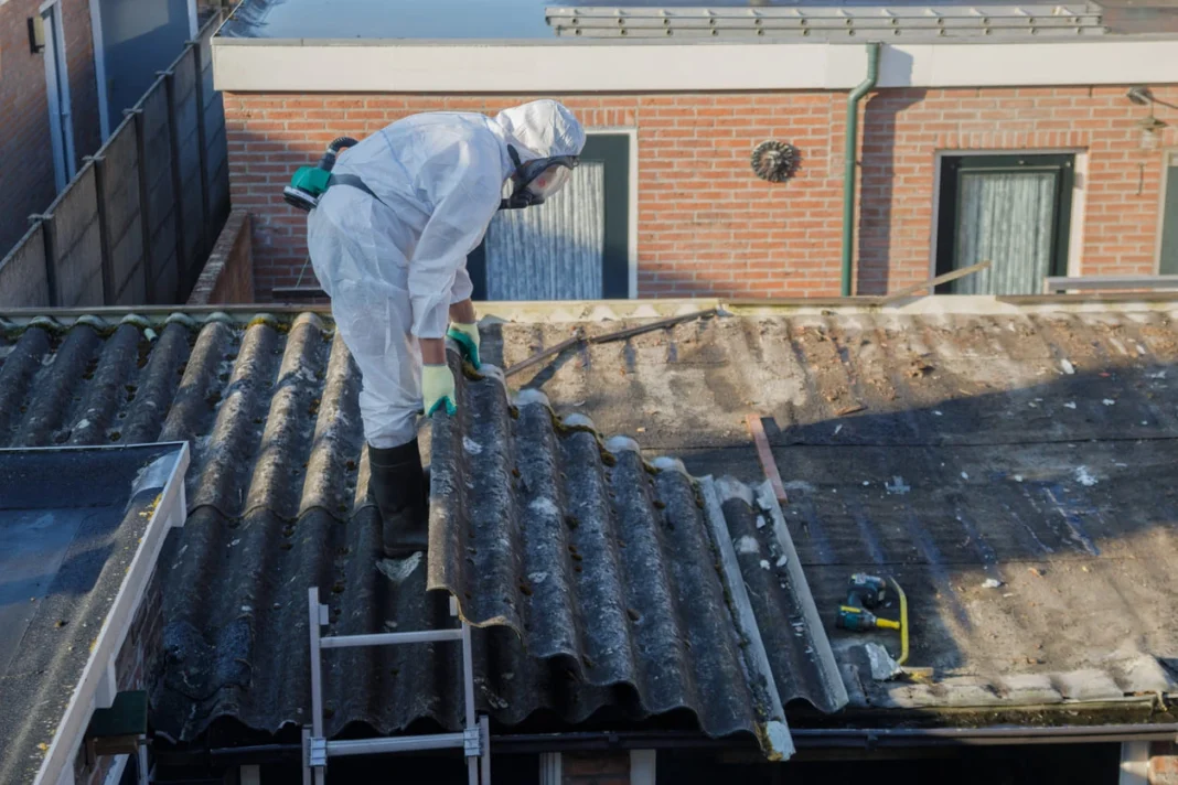 Nuovo catalogo INAIL 2026 sull'amianto nei condomini: scopri dove si nasconde negli edifici pre-1992, gli obblighi dell'amministratore e quando serve la bonifica.